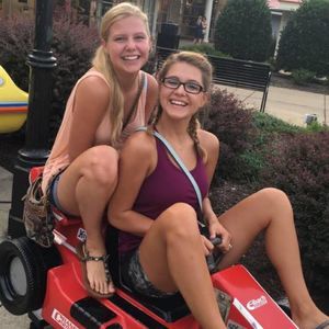 Meet your Posher, Emilee